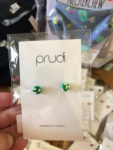 Green & white kids earrings 1 pack